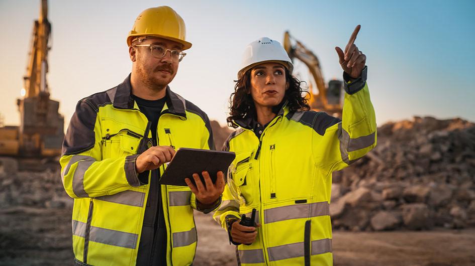 Économiste de la construction sur un chantier