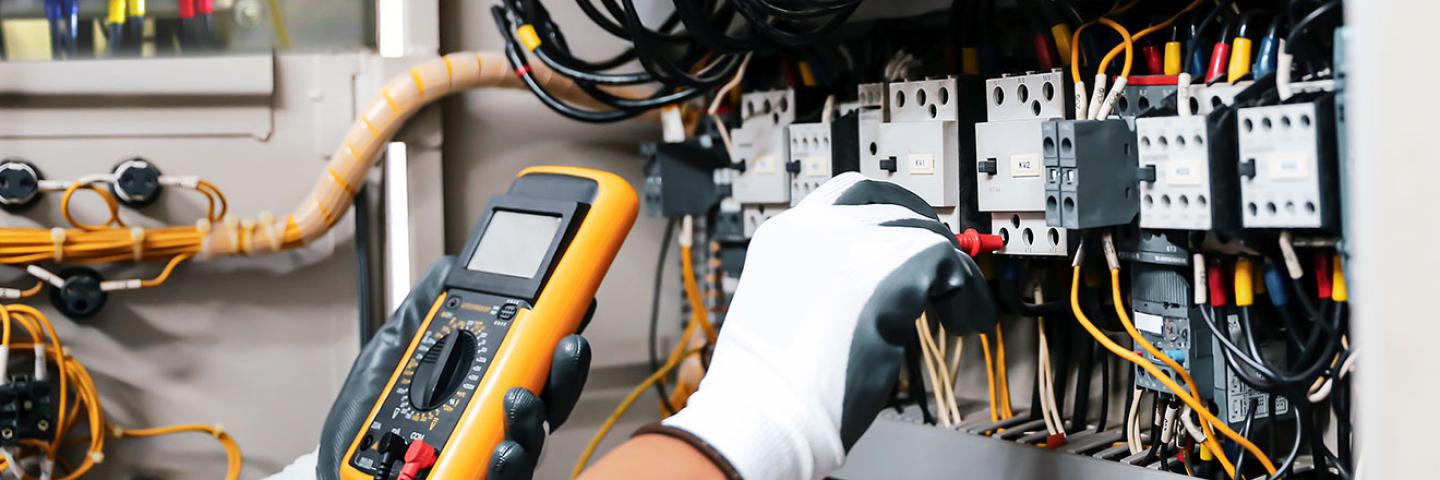 Contrôle installation électrique en industrie