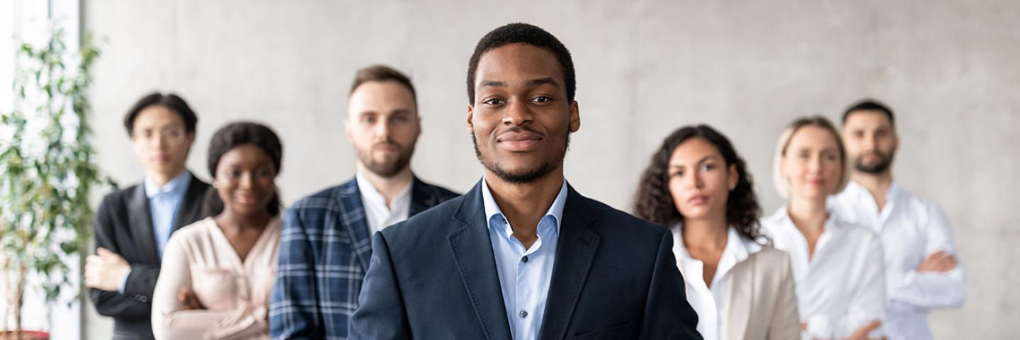 Candidats choisissant une agence d'intérim et de recrutement spécialisée dans les métiers techniques qualifiés