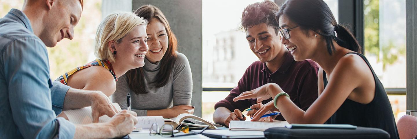 GIF Emploi accompagne ls jeunes diplômés à trouver un job